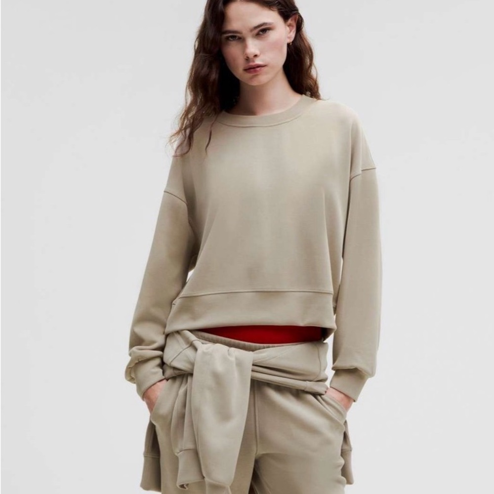 Lululemon Softstreme Perfectly Oversized Cropped Crew in Riverstone - Size 4